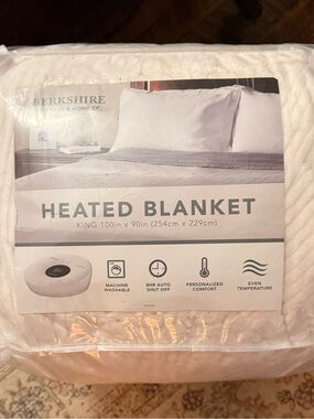 NWOT Berkshire Blanket & Home Co Heated Blanket